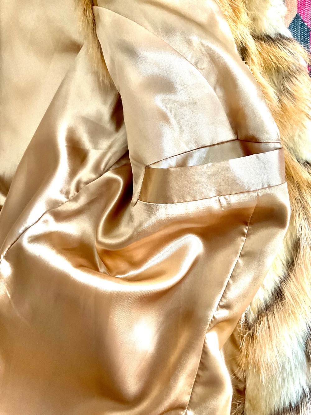 Rachel Zoe Women Faux Fur Vest in Brown and Cream Tones. Size 1X. Great conditio - Picture 11 of 13